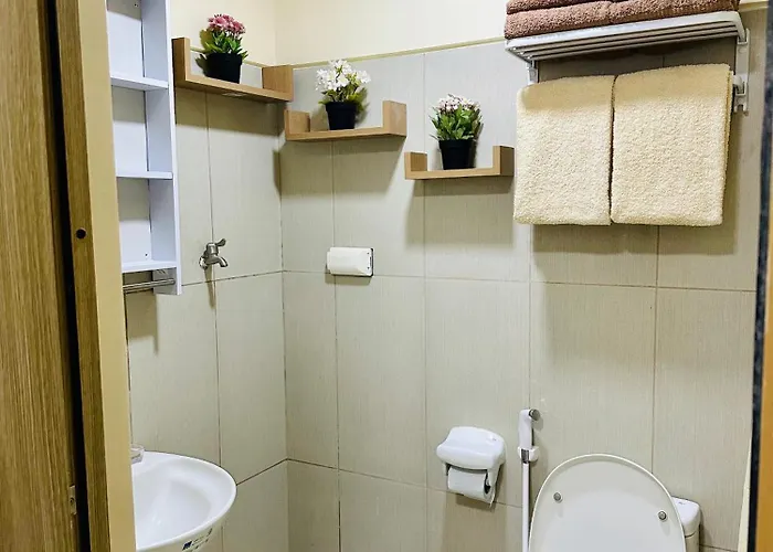Breeze Residences Pasay Aparthotel *