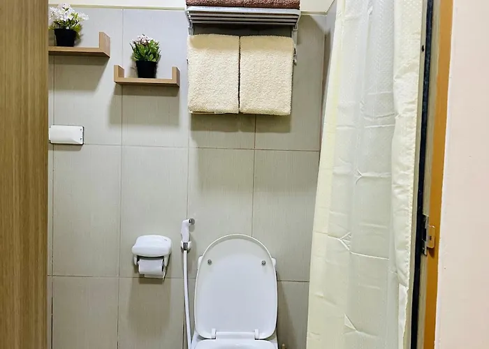 Breeze Residences Pasay Aparthotel *